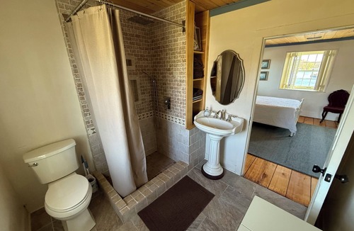 Pulaski Cabin | Historic Selkirk Lighthouse-2ND FLOOR ONLY