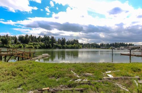 Rollingbay House | Historic Shore Cottage