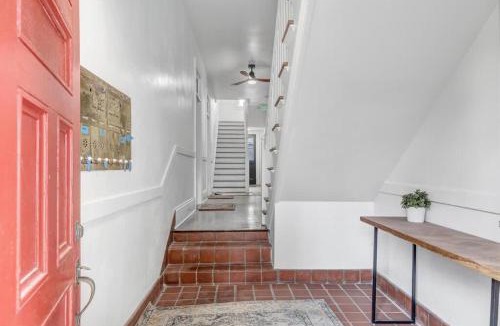 Riverside Apartment | Historic SidexSide Apt-Blocks from Shoppes of Avon