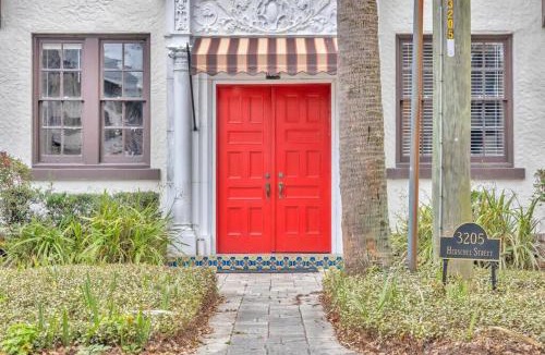 Riverside Apartment | Historic SidexSide Apt-Blocks from Shoppes of Avon