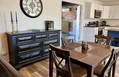 Geneva Apartment | Historic Skylight Studio - 1 Bedroom Apartment