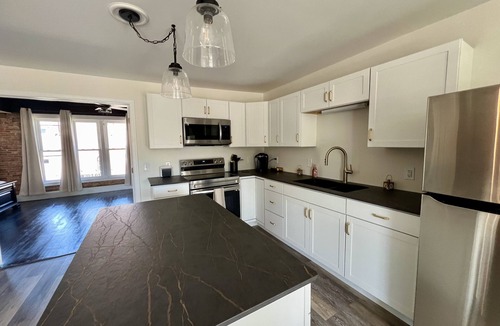 Geneva Apartment | Historic Skylight Studio - 1 Bedroom Apartment