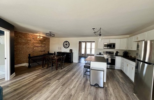 Geneva Apartment | Historic Skylight Studio - 1 Bedroom Apartment