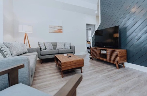Soulard Apartment | Historic Soulard 2BR Apt with Fenced Patio, Washer/Dryer & Free Parking