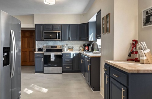 South Side Flats House | Historic South Side Sanctuary