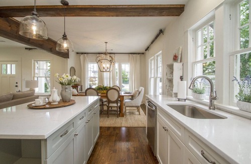 Conway House | Historic Southern Cottage close to Downtown Conway