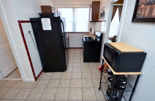 Southwest Garden Apartment | Historic Southwest Gardens Neighborhood, Convenient To Everything, King Bed (2E)