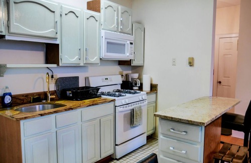 Albany Apartment | ❣️Historic, Spacious & Fun 2BR Apt @ Downtown Albany