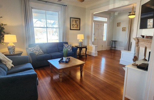 Cape Charles House | Historic Spacious 4-bedroom corner house on the Park - Brickhaven by the Park