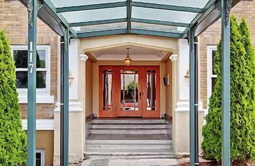 Stadium District Apartment | Historic Stadium Area Vacation Rentals!