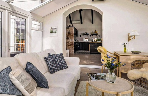 Hejlsminde House | Historic Stay in Hejlsminde Sea