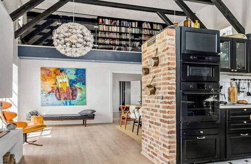 Hejlsminde House | Historic Stay in Hejlsminde Sea