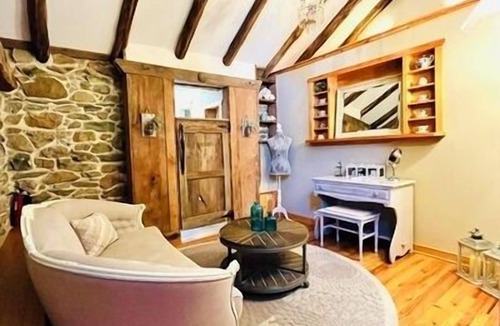 Blue Ridge House | Historic Stone Barn – Perfect for Gatherings!
