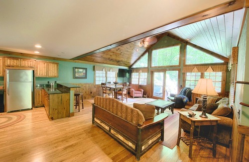 Tapoco Cabin | Historic Tapoco Lodge Resort