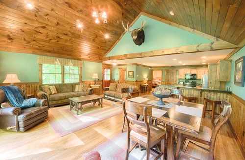 Tapoco Cabin | Historic Tapoco Lodge Resort