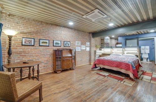Texarkana Apartment | Historic Texarkana Studio Rental: Walk to Downtown