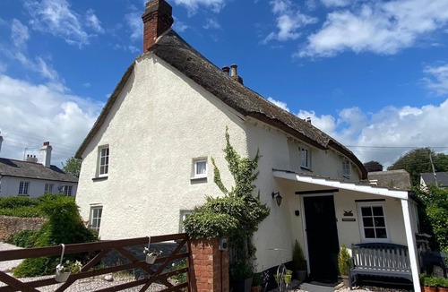 East Budleigh House | Historic thatched cottage (annexe)
