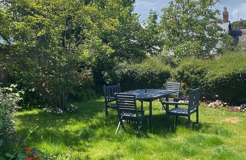 East Budleigh House | Historic thatched cottage (annexe)