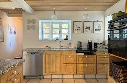 Ulfborg House | Historic thatched house from 1750 in Husby