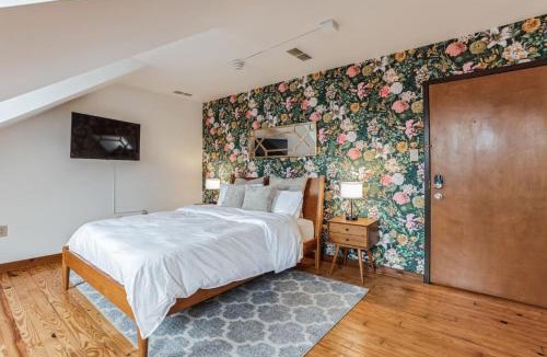 Cheyney Apartment | Historic Thornton Studio Retreat