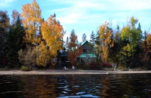 Beaulac-Garthby Cottage | Historic Timber Frame Chalet, Spa with Cinema at Camp Comfort