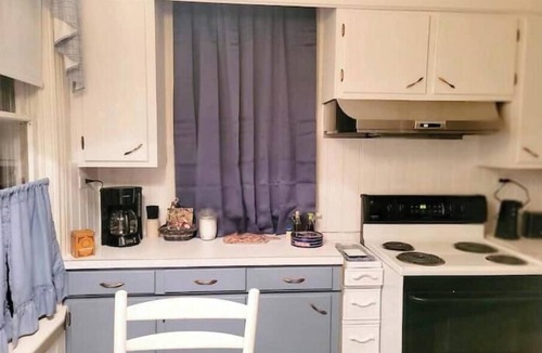 Watsontown House | Historic Townhouse w/Antiques & Riverview