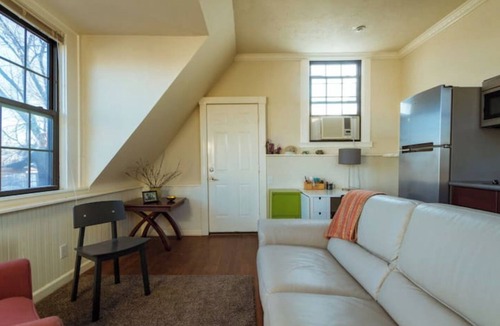Greater South River City House | Historic Travis Heights Guesthouse - near SoCo