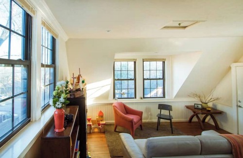 Greater South River City House | Historic Travis Heights Guesthouse - near SoCo