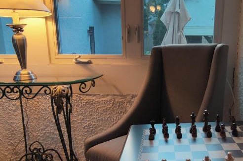 Oak Park Apartment | Historic Oak Park Home