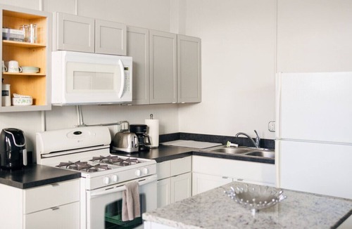 West Des Moines Apartment | Historic Valley Junction Loft