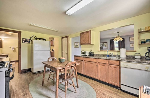 Roxbury House | Historic Vermont Ski House w/Mountain Views!