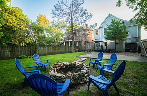 Cape Girardeau House | Historic Victorian - Walkable to Downtown Cape Girardeau - King Bed - Fast Wifi