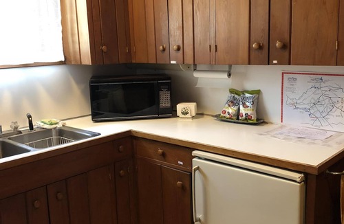 Lynn Cottage | Historic Victoria Lea Guest Cottage In Downtown Tryon, NC