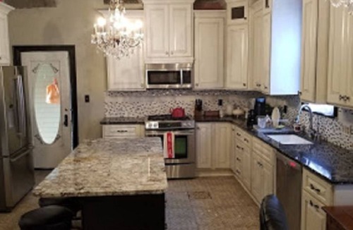 Sioux Falls Bed & Breakfast | Historic Victorian Inn Red Suite