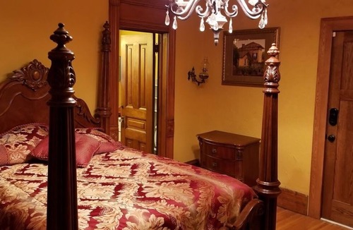 Sioux Falls House | Historic Victorian Inn