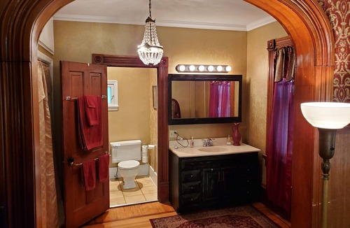 Sioux Falls House | Historic Victorian Inn