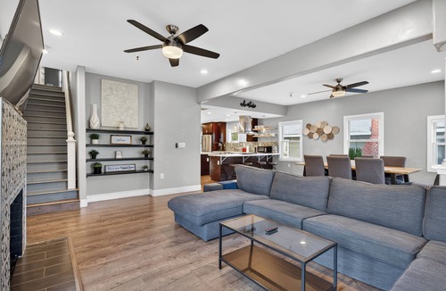 North Oak Park House | Historic Victorian Near UC Davis—Host Small Events