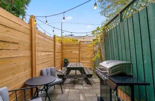 Cabbagetown South Apartment | Historic Victorian with Deck and Parking