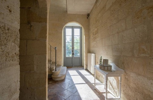 Robins Bay Villa | Historic Villa with vineyard views on Saint Emilion