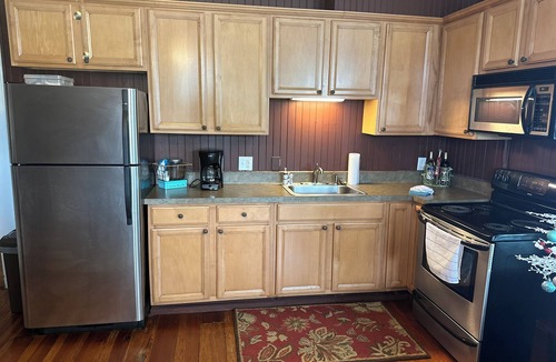 Troy House | Historic Wade-Arscott home, Main Floor 2BR/2BA in Downtown Troy