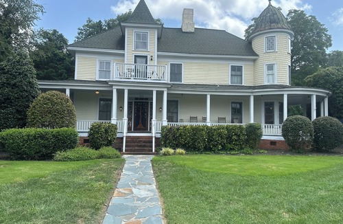 Troy House | Historic Wade-Arscott home, Main Floor 2BR/2BA in Downtown Troy