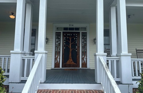 Troy House | Historic Wade-Arscott home, Main Floor 2BR/2BA in Downtown Troy