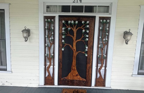 Troy House | Historic Wade-Arscott home, Main Floor 2BR/2BA in Downtown Troy