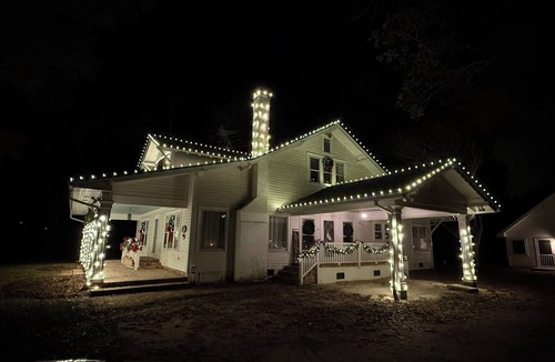 Shallotte House | HISTORIC, Walkable to town, very lose to Brunswick Beaches!