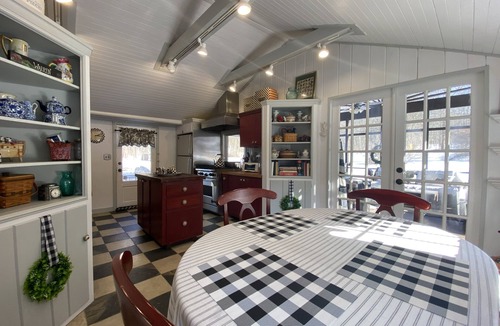 Warren House | Historic Warren/Kent Home