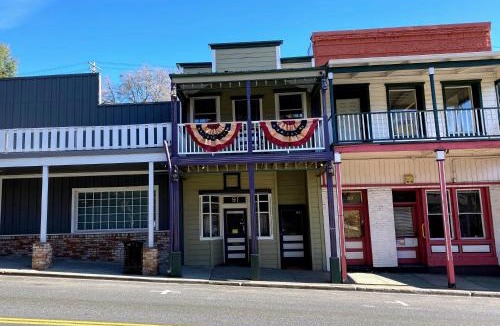 Sonora Apartment | Historic Washington St Balcony