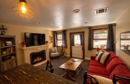 Sonora Apartment | Historic Washington St Balcony