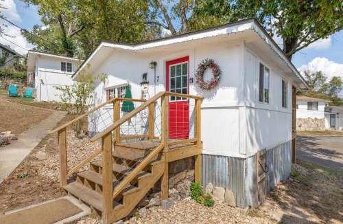 Rockaway Beach House | Historic Water's Edge Cottage 7