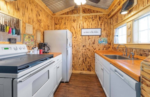 Rockaway Beach House | Historic Water's Edge Cottage 15