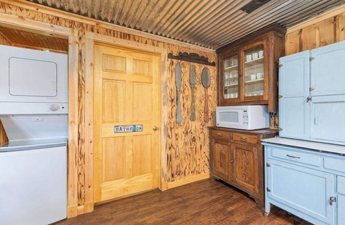 Rockaway Beach House | Historic Water's Edge Cottage 15